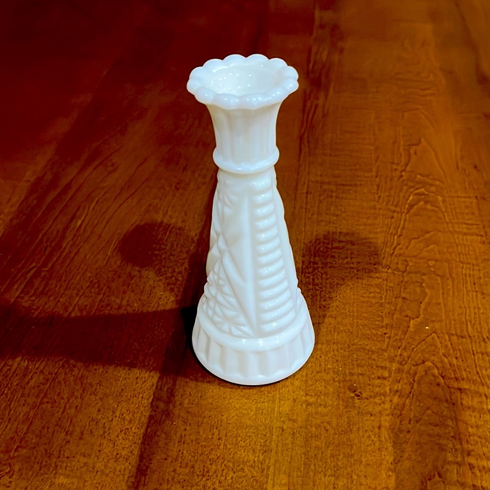 Vintage White Milk Glass Anchor Hocking Bud Vase Stars and Bars Pattern
